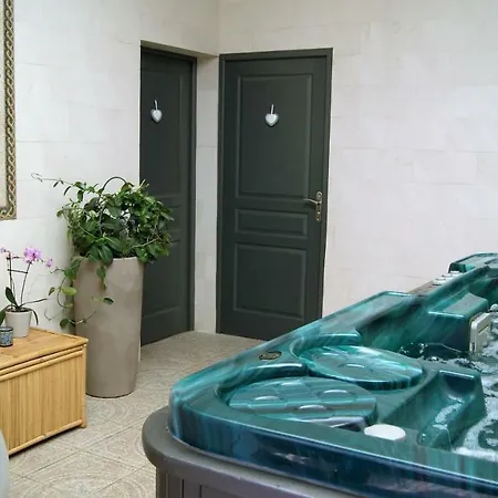 Le Grand Jardin De Gaia Bed & Breakfast